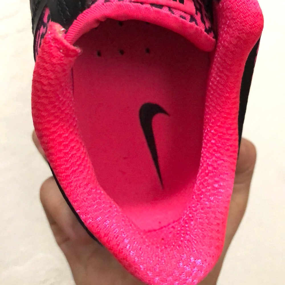Nike pink shoes